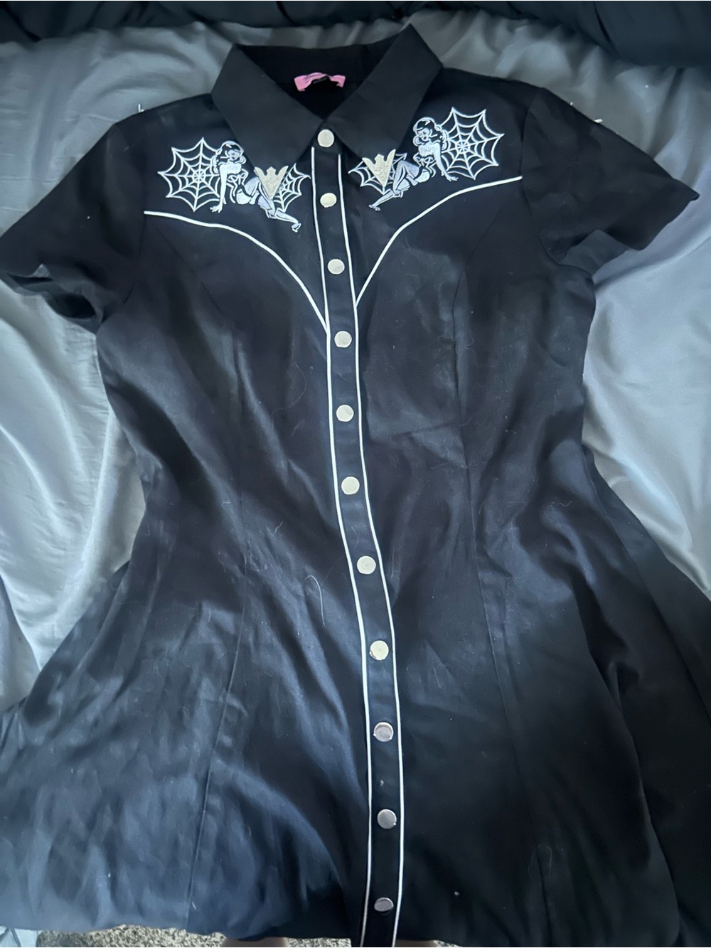Outlaw dress in Black Widow - Picture 2 of 5